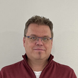 Kiponniemi 11 Juise on kiponniemen toiminnanjohtaja.